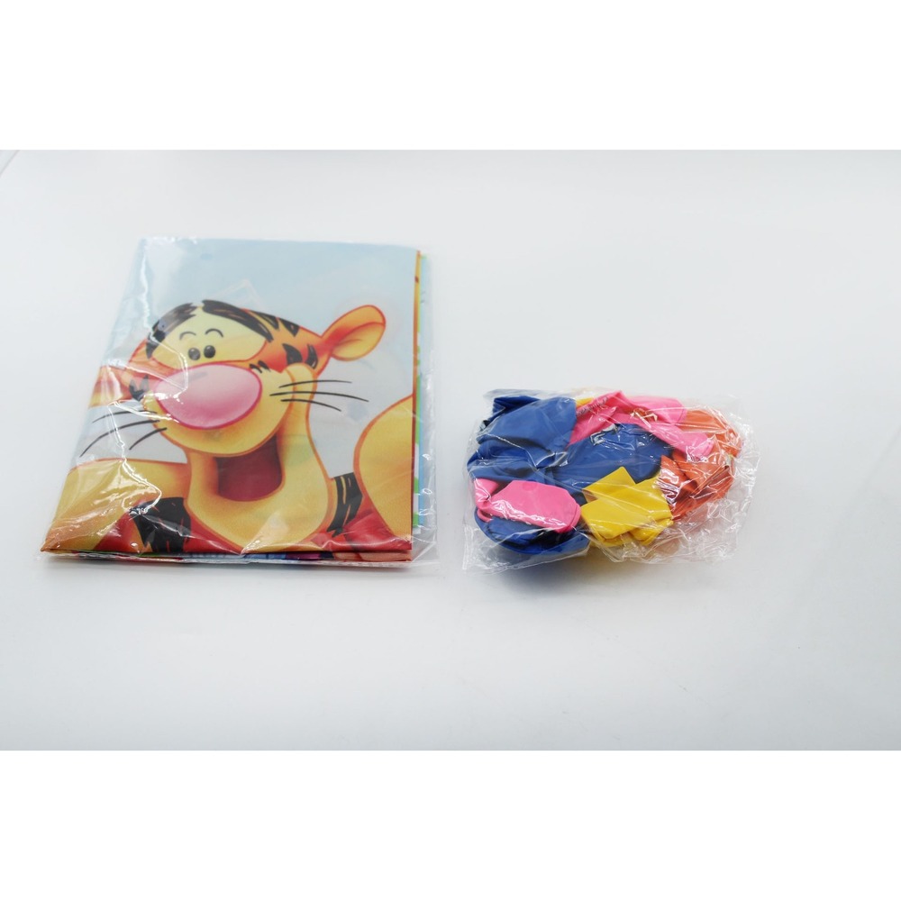Winnie the Pooh 81 pcs Birthday Party Supplies Bundle Serves 10 Persons - Picture 3 of 3